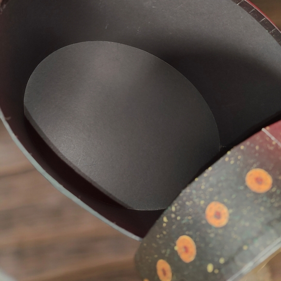 BOB'S BOXES Large Oval Primitive Floral Decorative Box - Picture 7 of 7